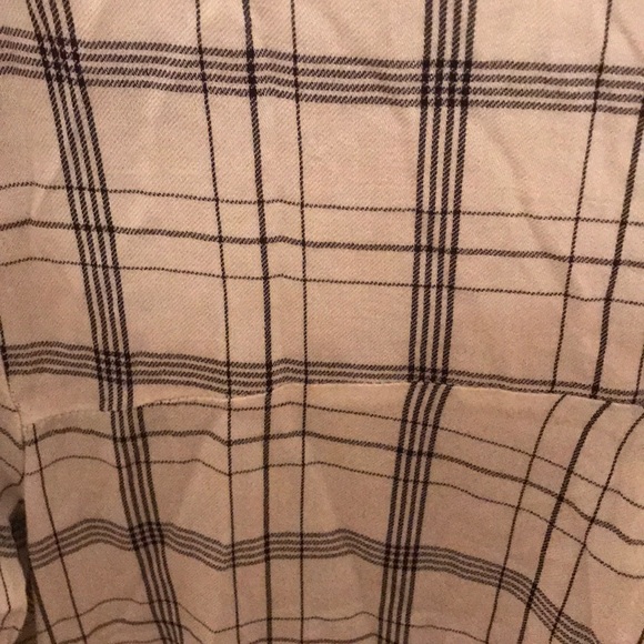 White plaid blouse, short in front long in back - Picture 3 of 3